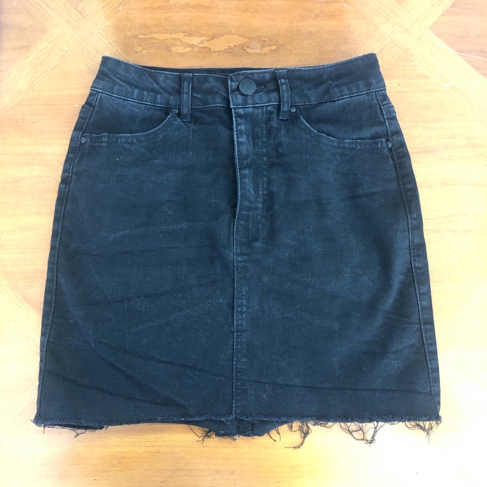 Refuge Black Mini Pencil Skirt